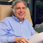 सूरत के रहने वाले एक व्यापारी ने दि अनोखे अंदाज में रतन टाटा ( Ratan Tata ) को श्रद्धांजलि, 11000 डायमंड से बनाई उनकी चमकिली तस्वीर 